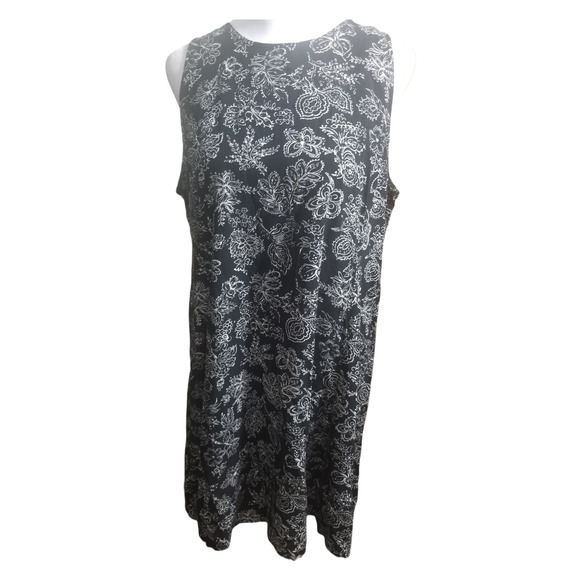 Old Navy Dresses & Skirts - OLD NAVY Black and White Floral Sleeveless Peephole Neckline Slip Dress Sz. L